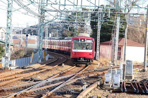 横浜市電保存館 遥か昔に思いをはせる路面電車 –