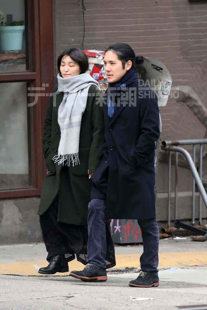 2024年版 最新画像 小室圭さん、眞子さん夫妻「ニューヨーク生活」の現在ウワサの「家賃125万円」新居とは？フォーマルにキメた衣装で手つなぎデートに出かける様子も 写真11デイリー新潮