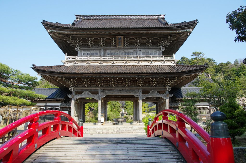 輪島朝市で海鮮ざんまい！食べ歩きスイーツに工芸品雑貨のお土産も楽天トラベル
