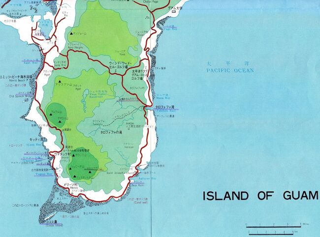 グアム。輪郭のあるズームされた地図に対して国の形をした地球儀。グレースケール標高マップの写真素材・画像素材 Image 152785940