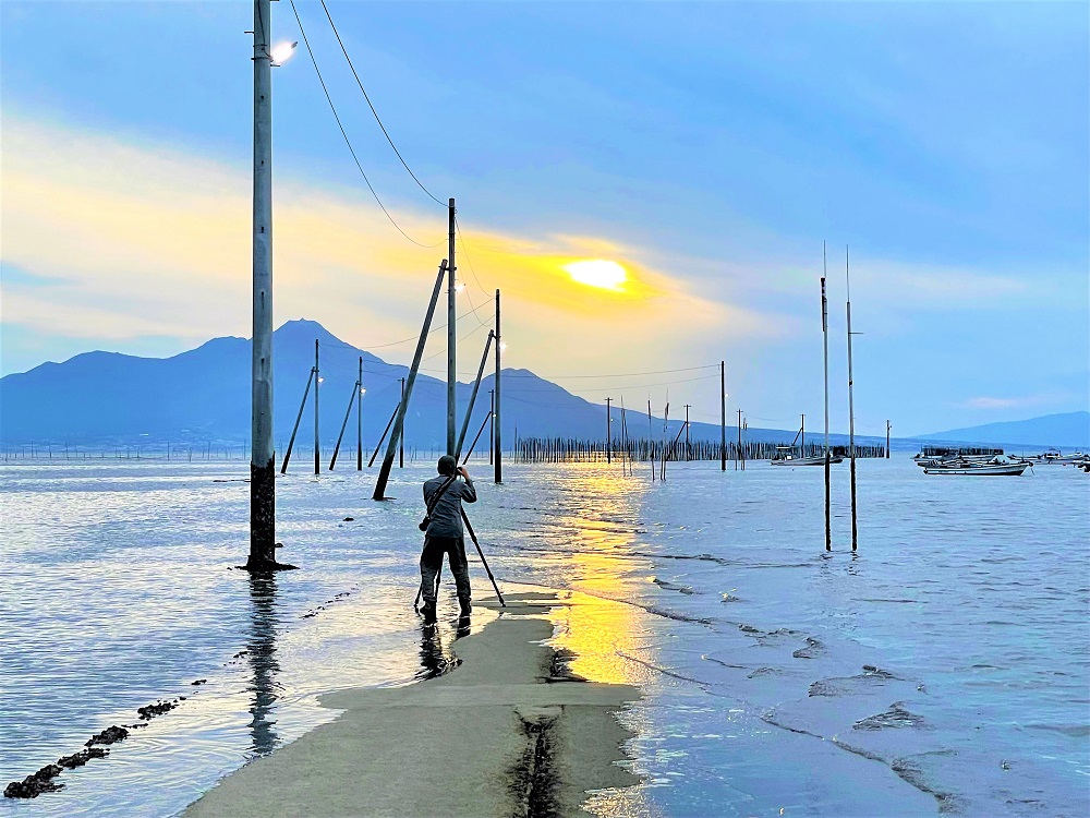 長部田海床路 まるで千と千尋の神隠しの世界と話題の宇土観光スポット！潮見表も八代連絡帳