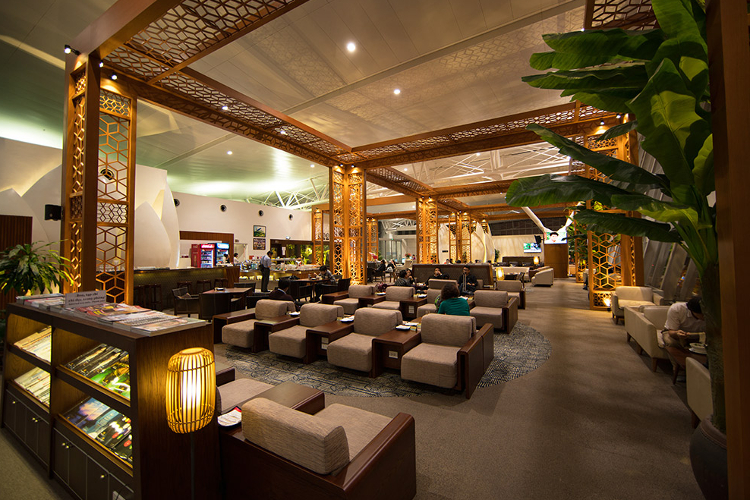 どこの航空会社のキャラクターでしょうか2日目！この子のラッピング機体まであるほど有名人👏ベトナム、ベトジェットエアの エイミーちゃん です🇻🇳@vietjetjapan @vietjet @thaivietjet.officialベトジェットvietjetvietjetair飛行機好き空港好き空港