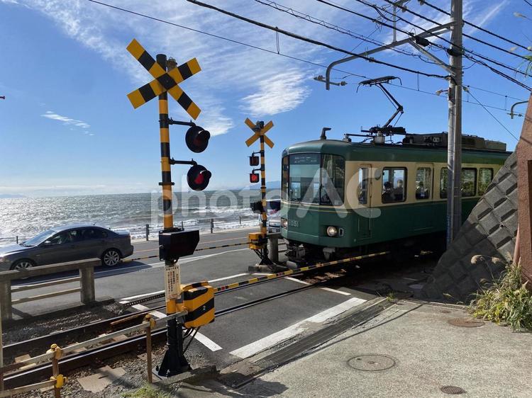 江ノ電「鎌倉高校前駅」の踏切が台湾人観光客に人気な訳 – *wagamama travel*