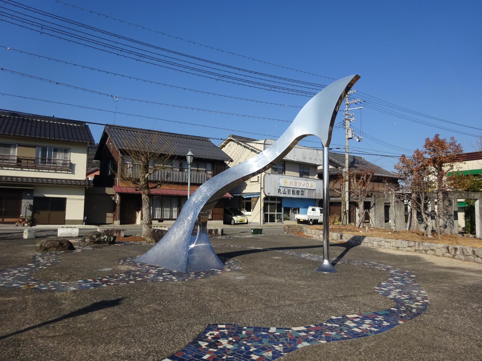 闘竜灘 兵庫県加東市 夕暮れ 川床は奇岩・怪石が多く、その岩に阻まれた川の流れは激流や滝を形成 白亜紀後期の地層からなる景勝地