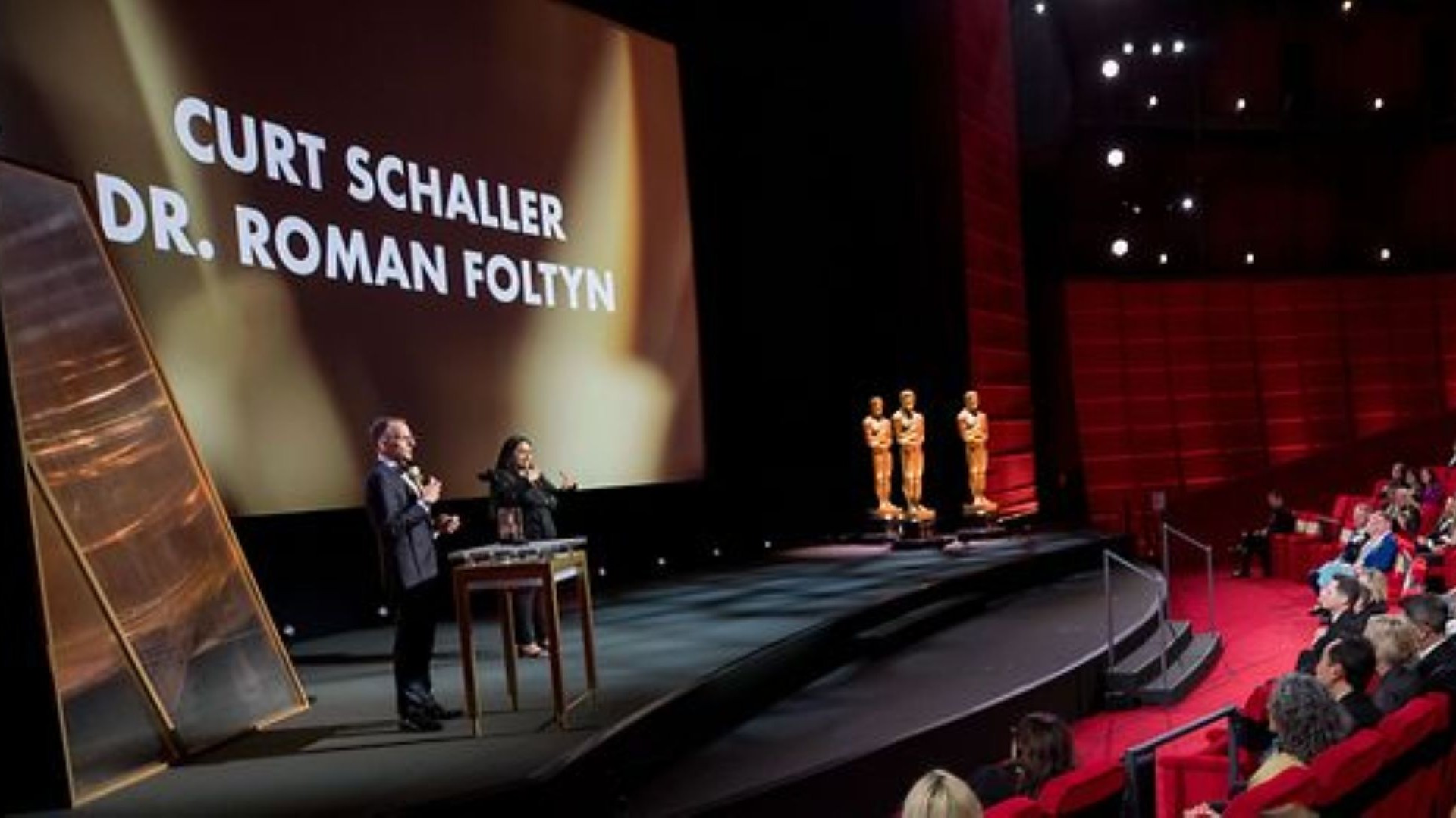 カメラアングルと構図の心理的効果 – STROBOFACTORY Inc