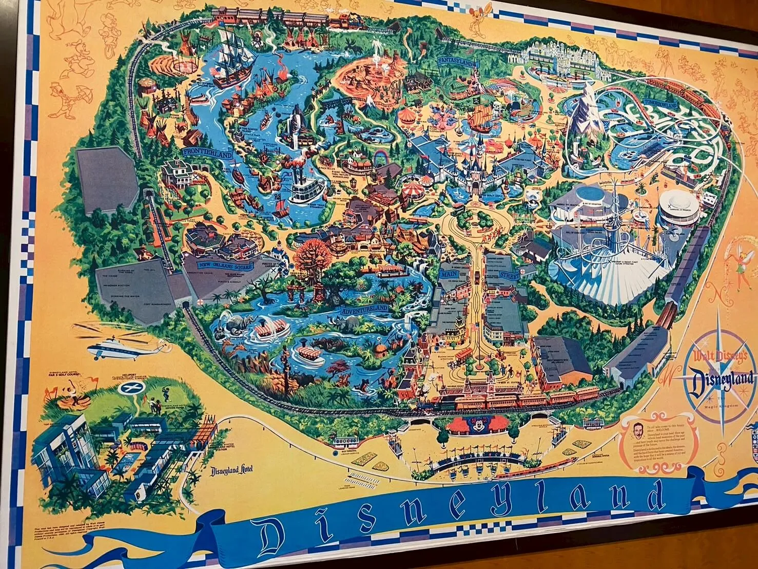 ✴︎ カリフォルニアディズニー 2つのパークとダウンタウンディズニー 舞浜のイクスピアリの様な場所