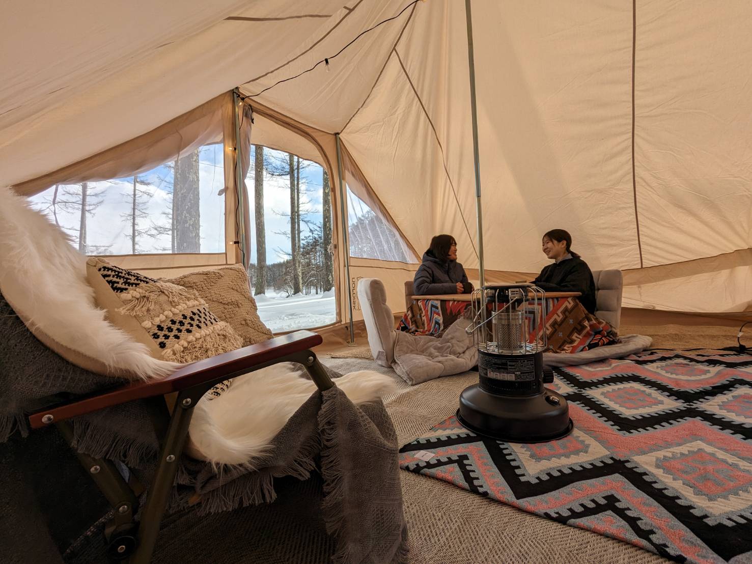 テント テント泊のおしゃれ上級者！真似したいテント内コーデ9選CAMP