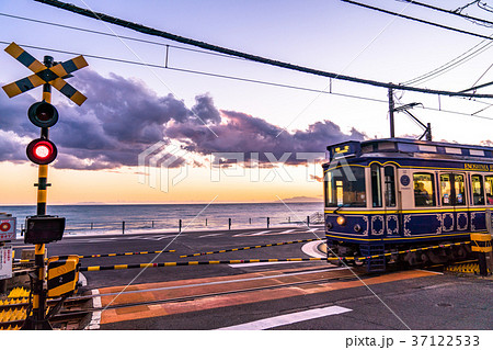 鎌倉高校前駅海の見える駅