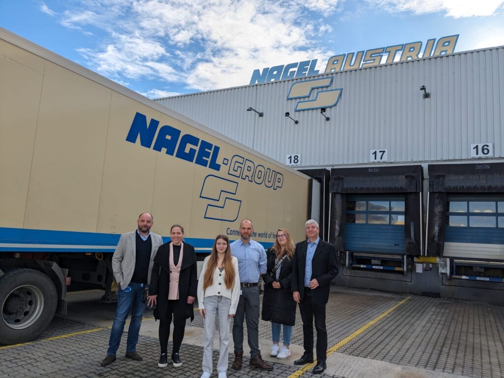 小鳥遊キアラに似てる澳地利 オーストリア 女生主