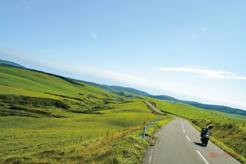 バイクで巡るニッポン絶景道 憧れの北海道、大地の絶景！ ミルクロード 北海道モトツー│WEBヤングマシン新車バイクニュース