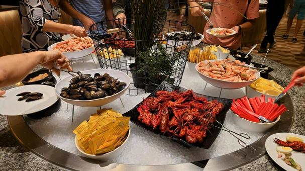 ザリガニにトナカイ レアグルメの宝庫、フィンランドグルメ・各国料理 海外All