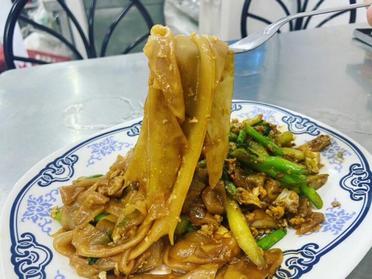 タイの絶品焼太麺！パッシーユ Pad See