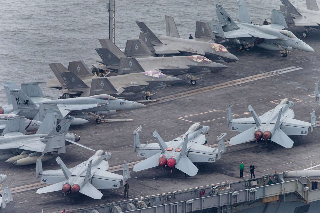 米空母リンカーン艦内で火災、９人負傷 - Pars