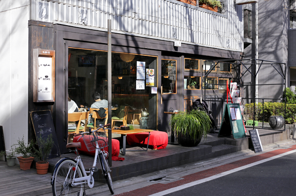 桜を大満喫できるスタバ☺️🌸 東京 中目黒にある『 STARBUCKS