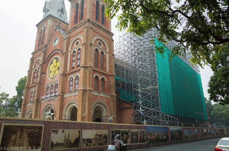 ホーチミンシティの美しき中央郵便局: あなたが、ここにいてほしい