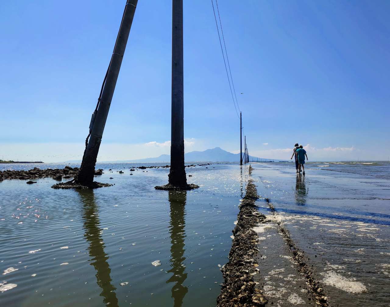 歩ける海の絶景「長部田海床路」のおすすめの訪問時間は？魅力やアクセスのほか変わり種スイーツも紹介熊本・宇土市TABIZINE～人生に旅心を～