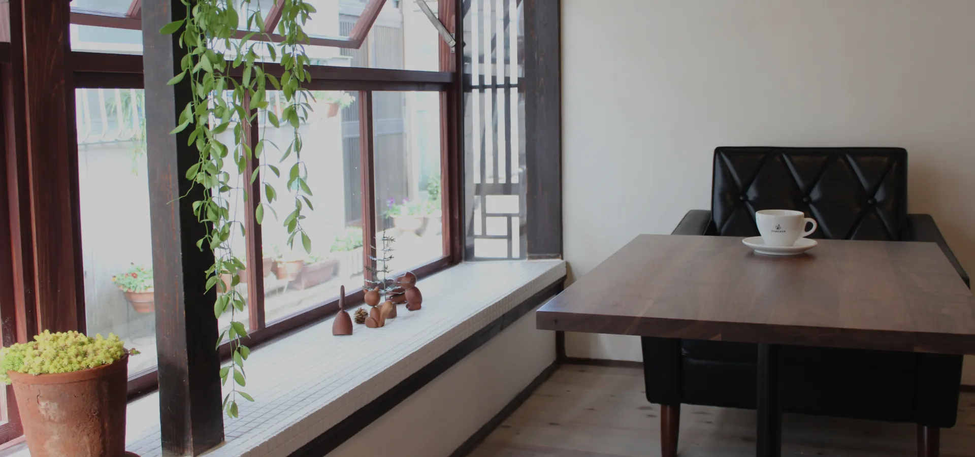 トレカサ、西条酒蔵通りの裏路地に古民家カフェ