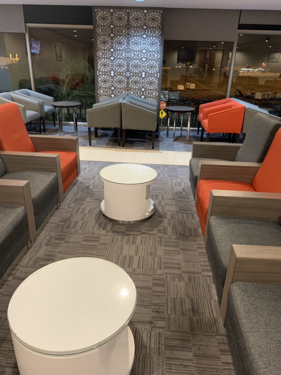 今回はジャカルタのスカルノハッタ国際空港、ターミナル3の国内線フロアにあるBlue Sky Premier