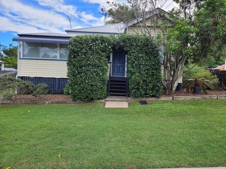 イプスイッチグラマースクールの生徒15名が1日訪問しました。本郷中学校・高等学校