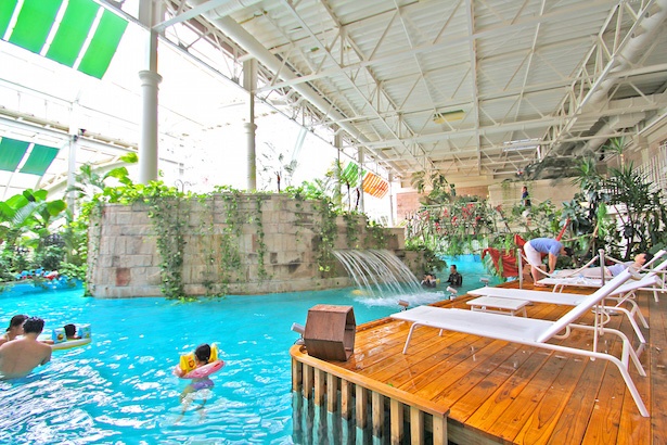 ハウステンボス、新噴水エリアに夏プールがオープンあとなびマガジン