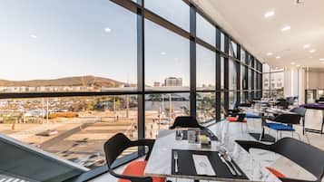 マンションで民泊体験、雲西駅近くの不思議なホテルに宿泊 2023_韓国の旅-3ろんりーとらべら