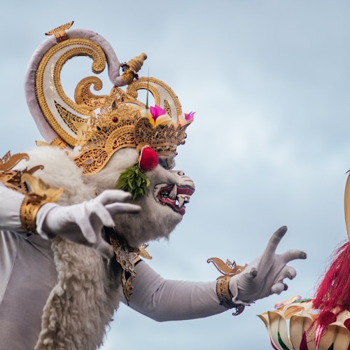 バリ島インドネシア予約ウルワツ寺院の絶景サンセットとケチャックダンス観賞＆選べる夕食 シーフードBBQ・ロブスター