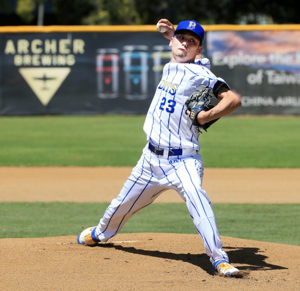 トラビス・ブラックリー - Wikipedia