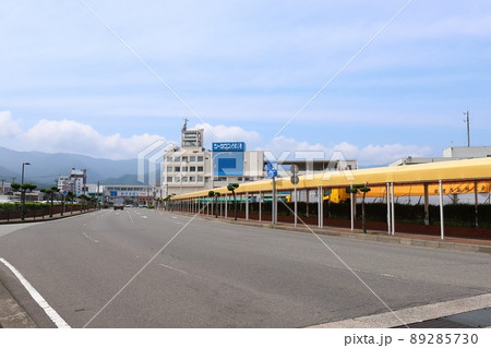 pentagONE10月30日 日 は、初開催！「佐渡汽船ターミナルDE朝食を」。 場所は佐渡と新潟をつなぐ佐渡汽船ターミナル。朝の心地よさと、おいしい出会いをお楽しみください。Instagram