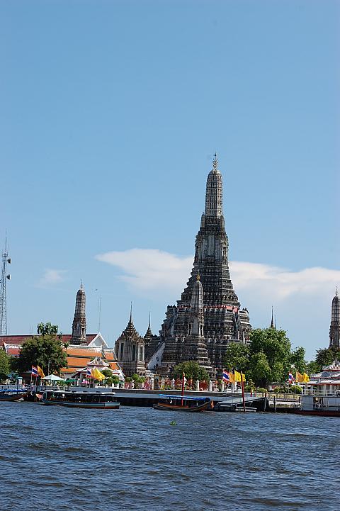 ワットアルンはバンコク三大寺院のひとつ！見どころや行き方などを解説