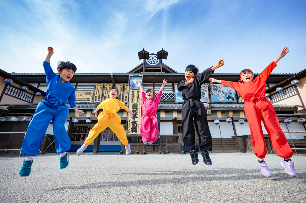 江戸の町で、時代衣装を着て体験する 本格的「殺陣体験 A