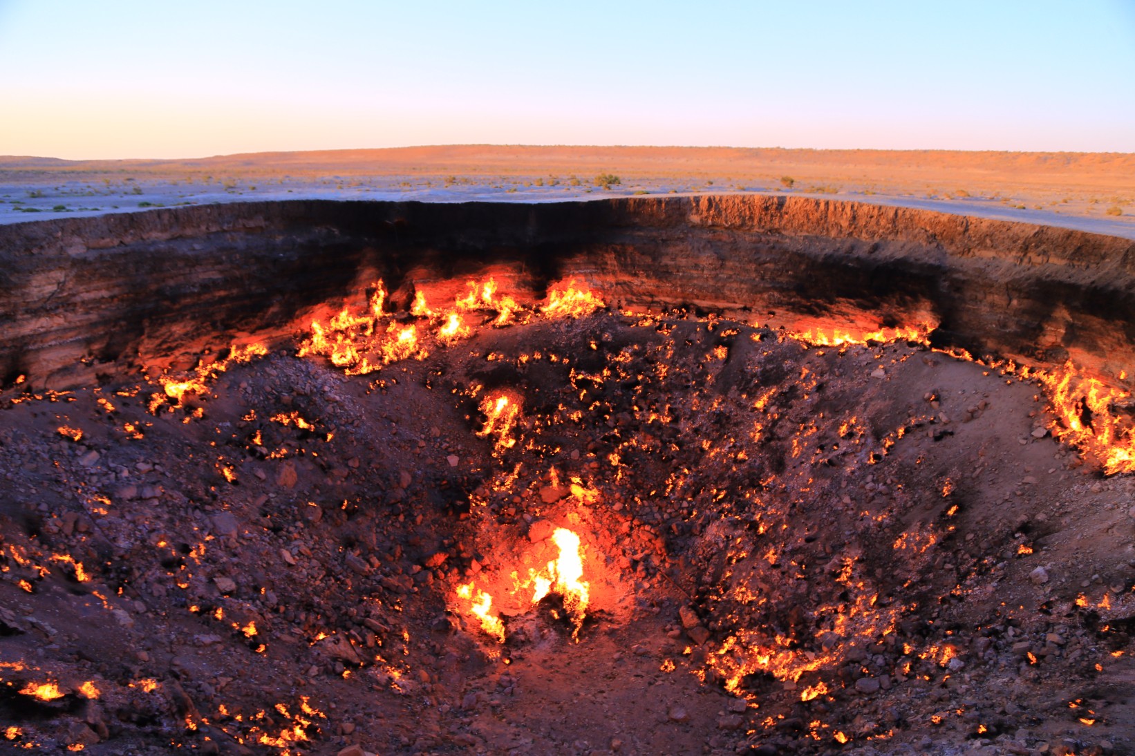 トルクメニスタン地獄の門へ2025 4 5Nami~Travel Lifestyle at50