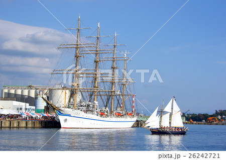 神父を乗せた小さな帆船「おらしょ－こころ旅」 長崎と天草地方の潜伏キリシタン関連遺産