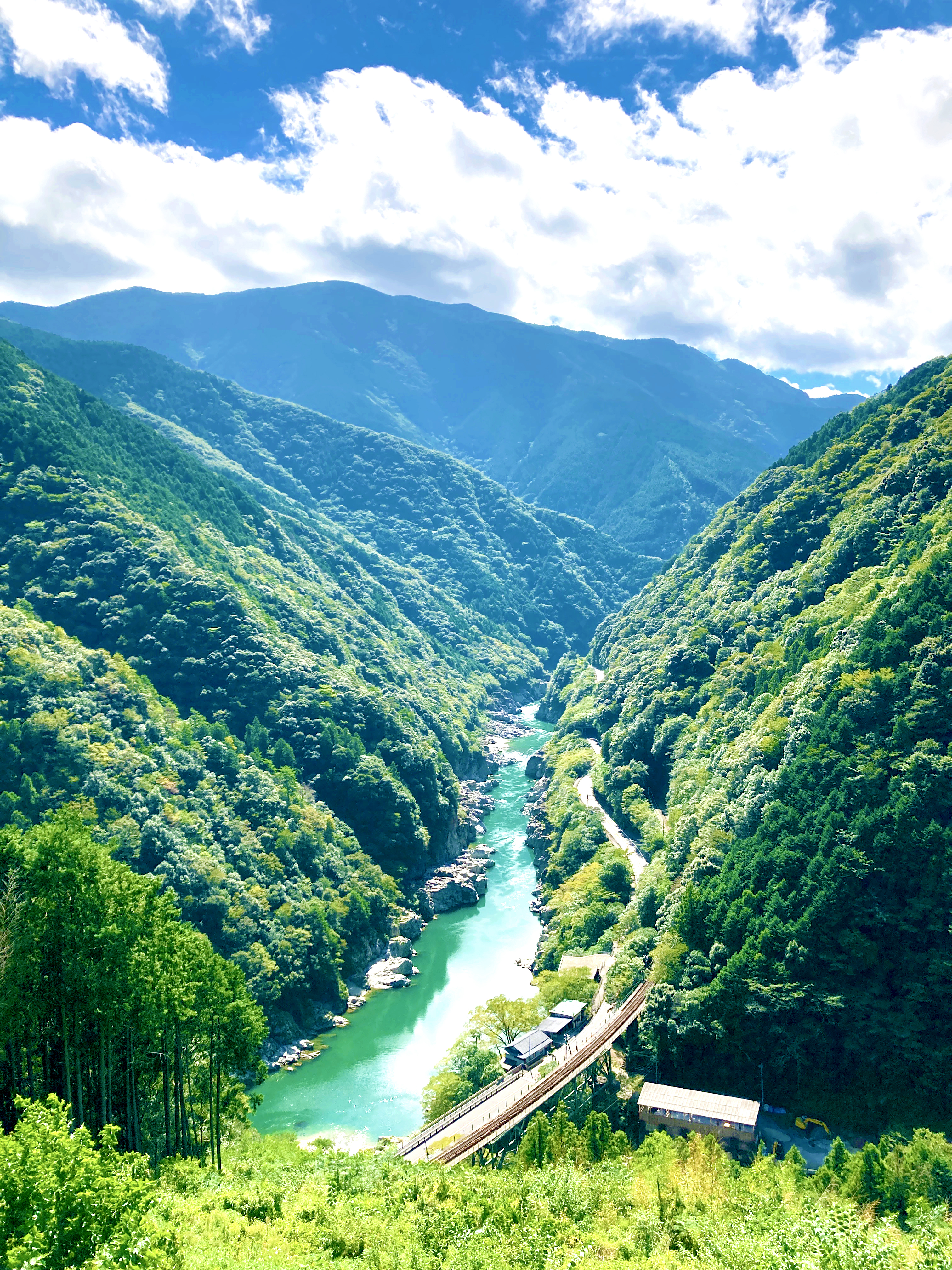 ラピス大歩危 ⇒ 吉野川観光のへそとも言える道の駅