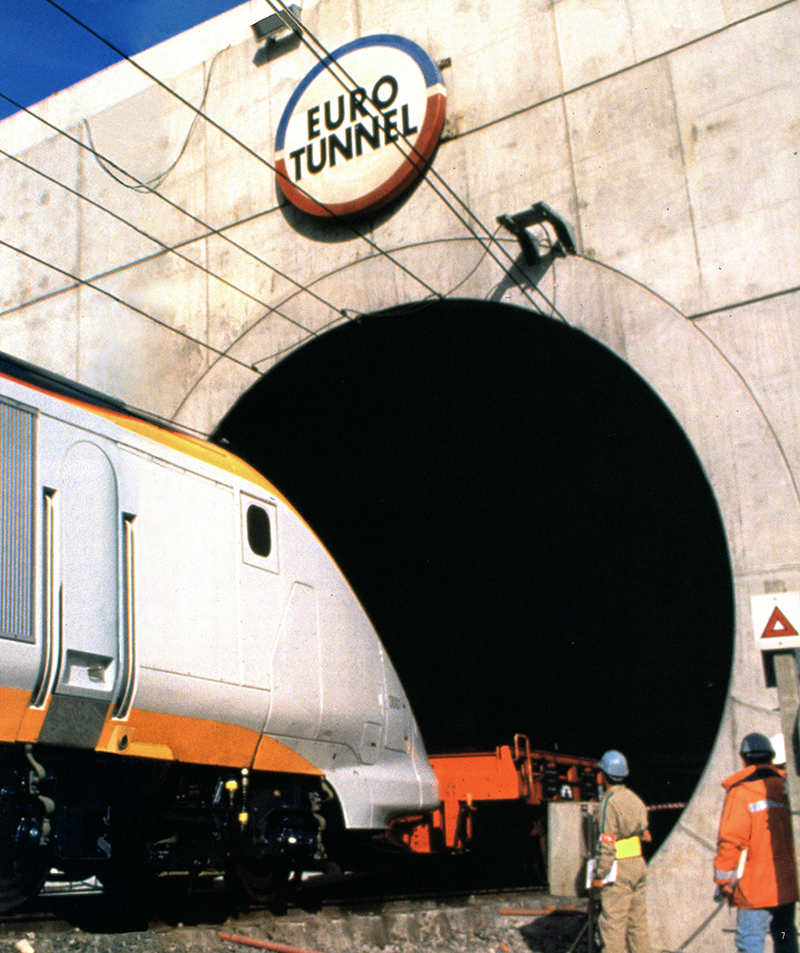 ユーロトンネル｣はバスを積んだ列車が走る 英仏海峡下を走るのは高速列車だけじゃない海外東洋経済オンライン