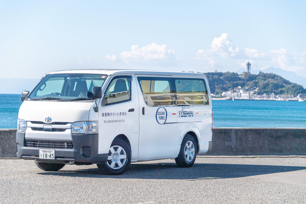 GARB江ノ島店 片瀬西浜海岸の花火大会は混雑しないように 7〜9月に5回に分けて5分間だけ行われます。 でもいつも5分以上やってる気がする！GARBのテラス席からの眺めはサイコーです✨ 最後動画は去年のものです🧨🎆🌊garbgarbenoshimaenoshimawatercolorsketch