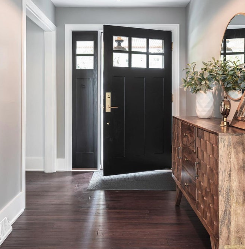 FBIだ！！」でドアを蹴り破る なぜアメリカの玄関ドアは内開きが多いのか - TRiP EDiTOR