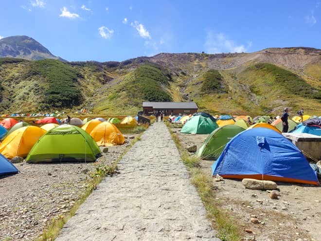 絶景の極み「雷鳥沢キャンプ場」どの時期に行くのがお勧め？知っておくべきポイントをまとめました – キャンプクエスト