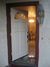 玄関ドアについて深～く考えたこと、ありますか？株式会社藤岡備建<