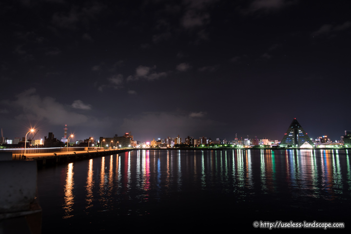 青森県 青森市の夜景・青森ベイブリッジの写真素材71141820- PIXTA