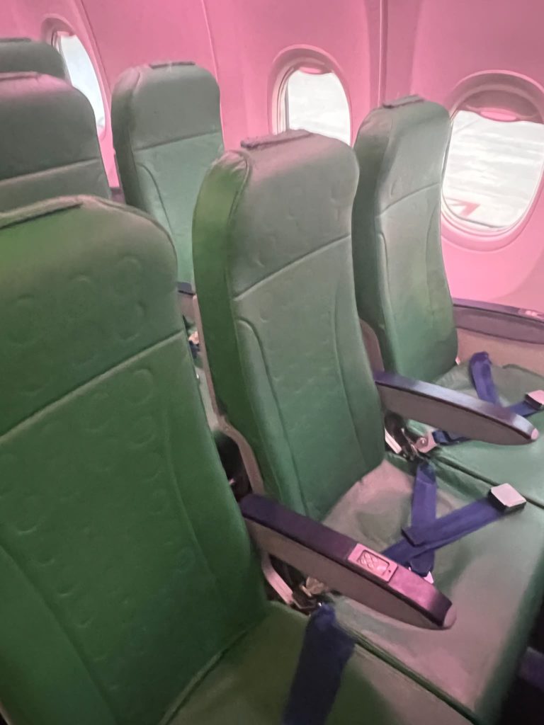 Transavia航空レビュー フランス パリ から直行便でサントリーニ島へ行く方法