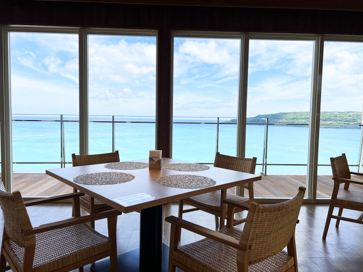 OOLOO中城湾を一望できる絶景カフェ！沖縄観光