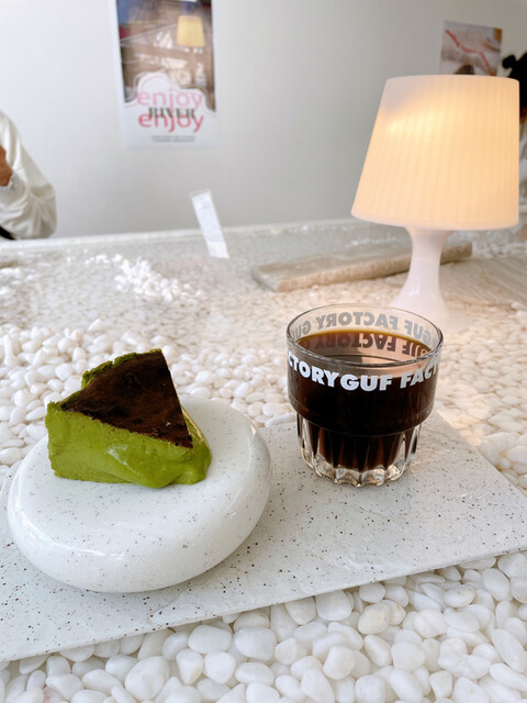 ハワイアンカフェ＆レストラン「アロハテーブル」大人気シリーズ『龍が如く8外伝 Pirates inHawaii』とのコラボメニューを2025年2月12日