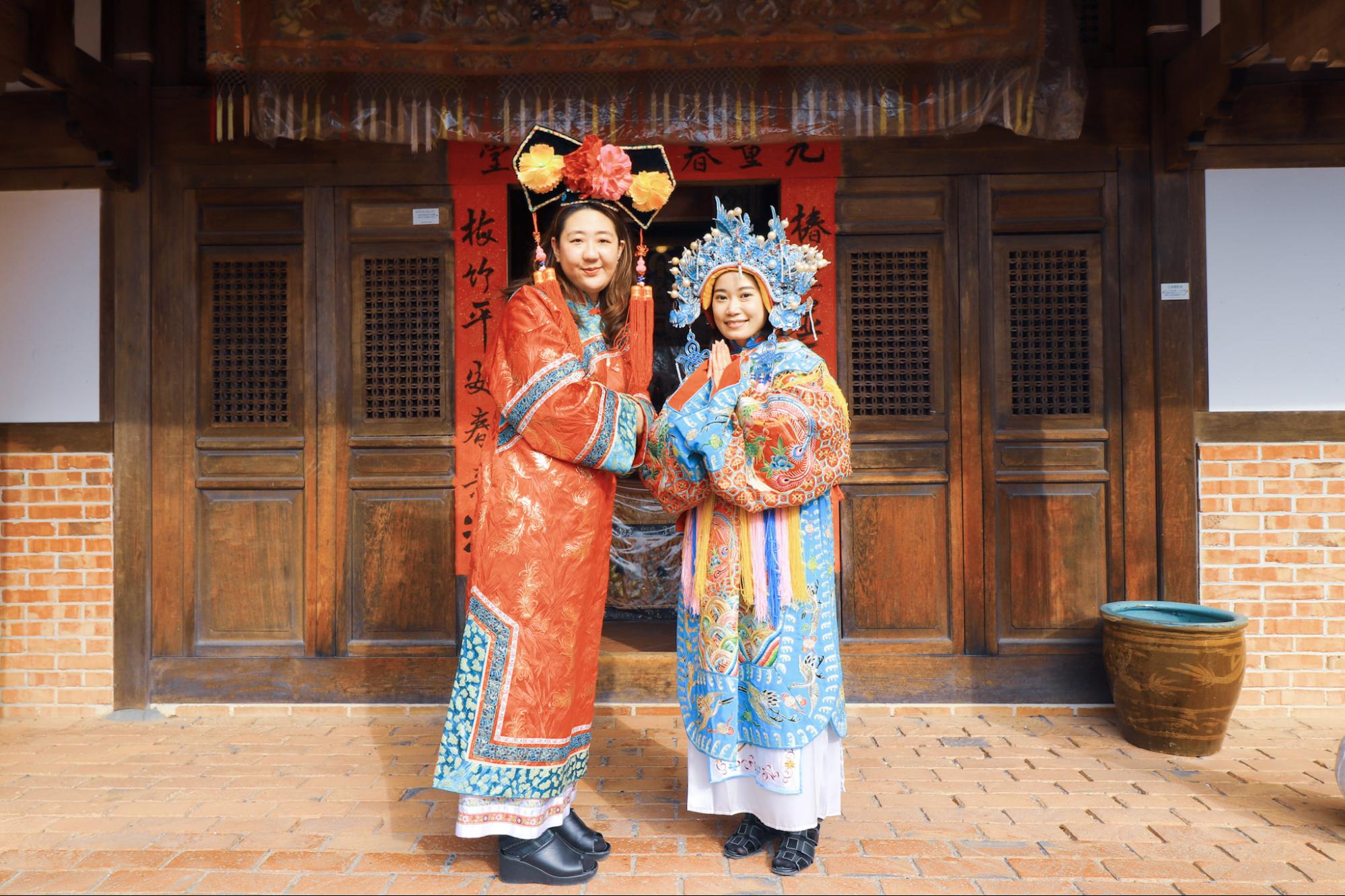 nilog: リトルワールドで民族衣装のコスプレをするともらえるカード。アルザス地方とイタリア。2012-11-04