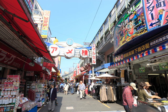 上野アメ横でグルメ散策！居酒屋に屋台、タピオカ食べ歩き！楽天トラベル