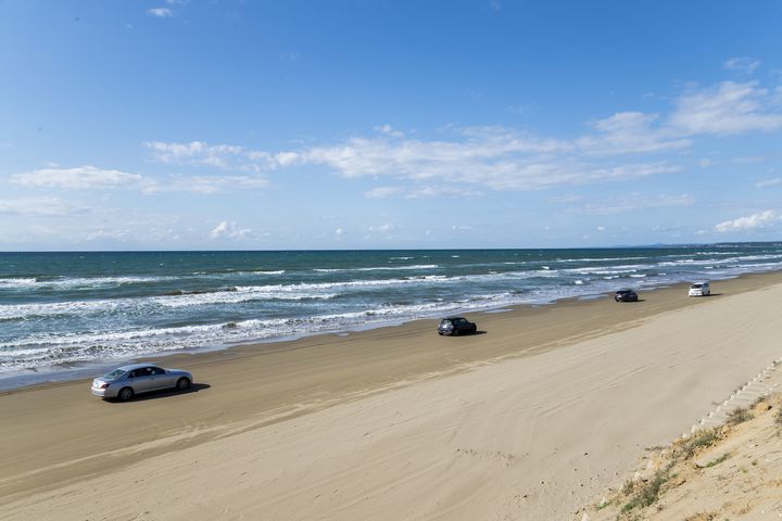 スポーツカーで走れる砂浜」に黄信号 進む浸食 - 日本経済新聞