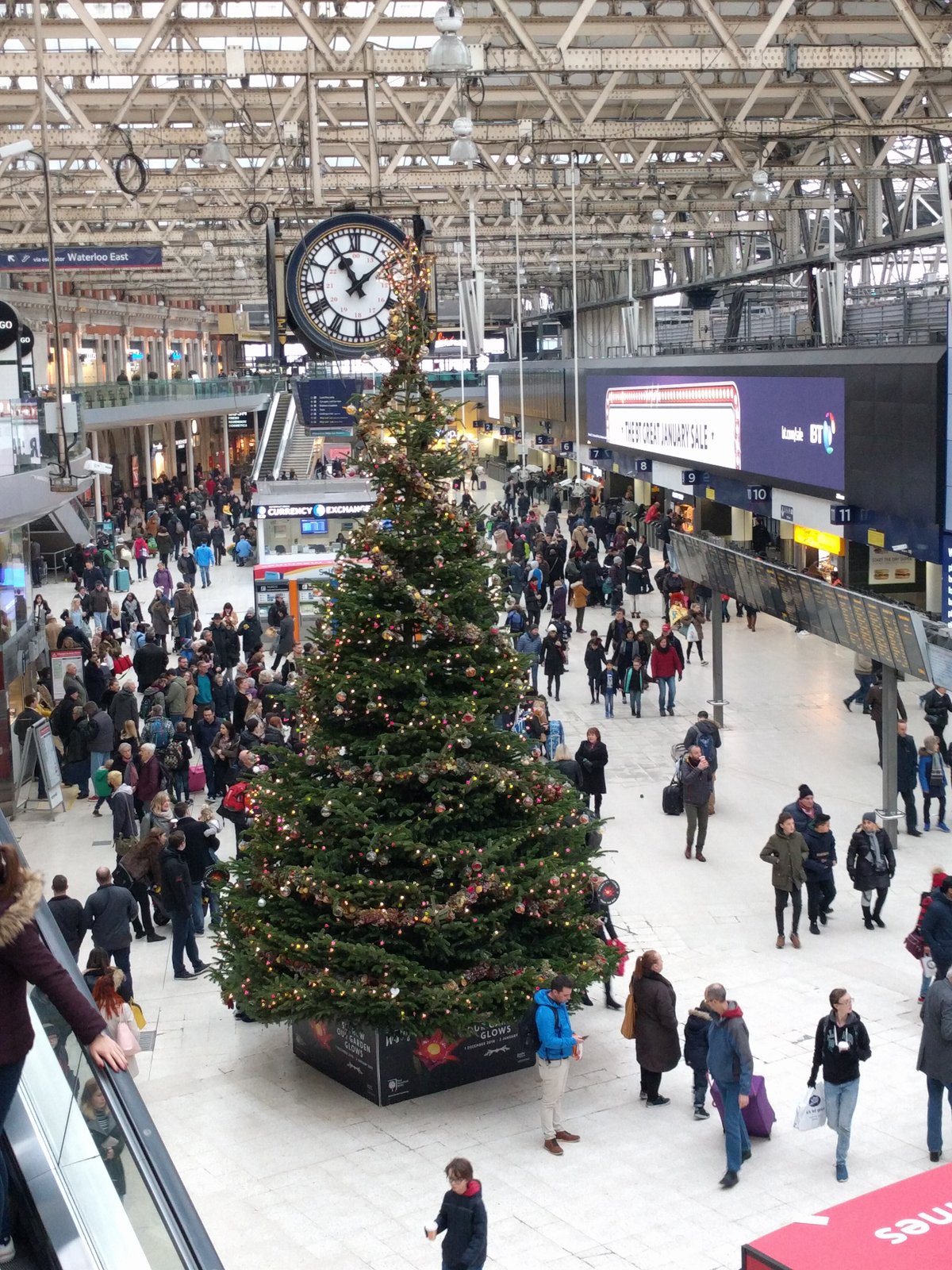 キラキラに輝く世界最大級のロンドンのクリスマス・イルミネーション