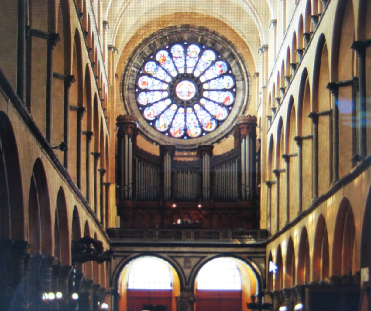 ノートルダム大聖堂 トゥルネー ベルギーボンヴォヤージュ〜BON VOYAGE