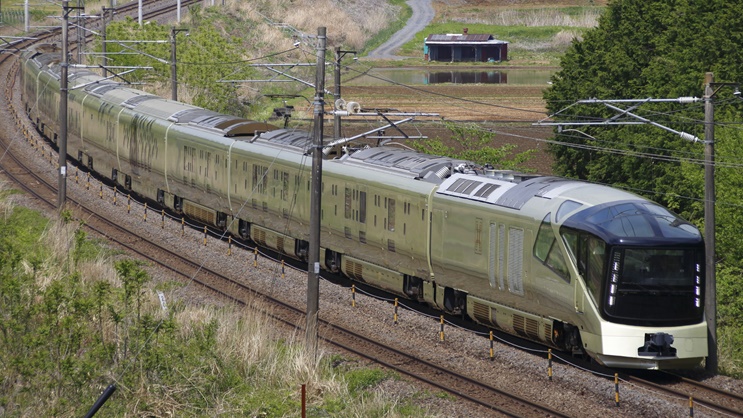 TRAIN SUITE 四季島