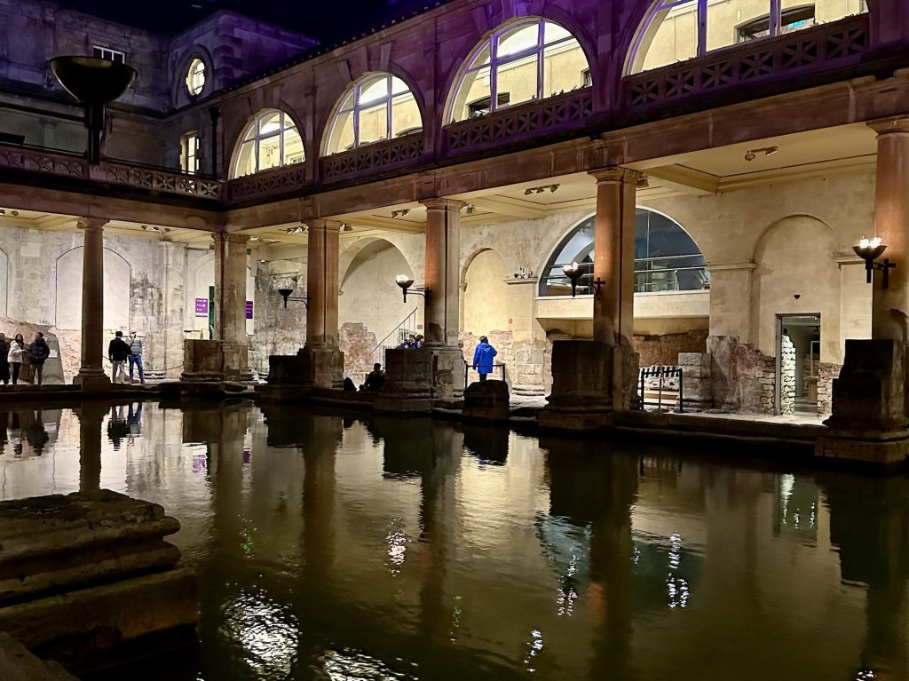 23イギリス旅行記 世界遺産バースの街へロンドンから日帰り旅行する方法～勇気を出してローマ帝国時代から続く温泉施設の温泉水飲んでみた～ -IrohaQuest