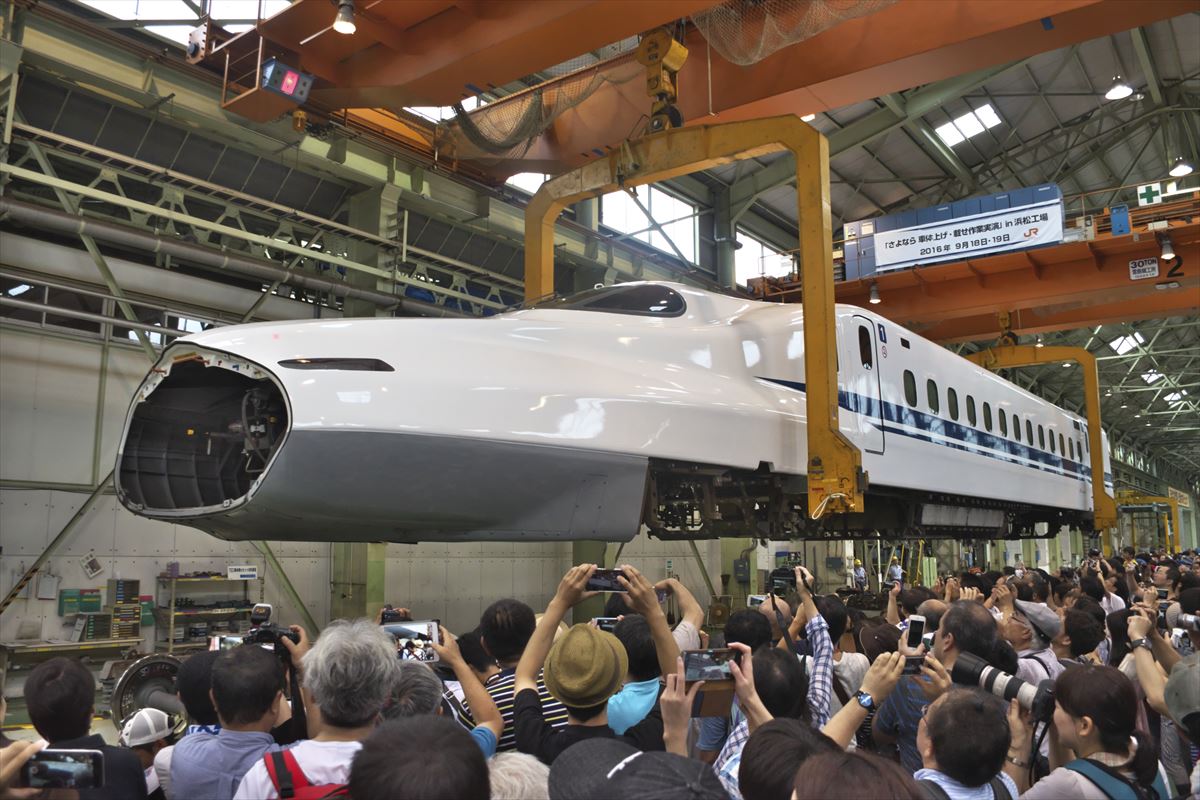 プロ鉄道写真家が実践する編成写真撮り方①助川康史の鉄道写真 à la carte